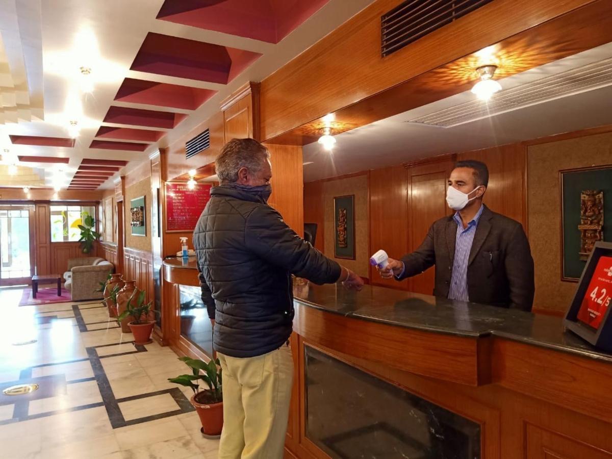 Shingar Regency Hotel Manāli Kültér fotó