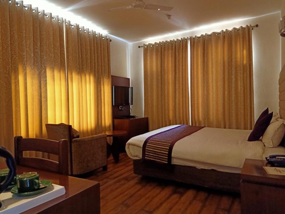 Shingar Regency Hotel Manāli Kültér fotó